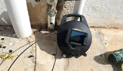 Localización de fugas de agua con cámara de inspección